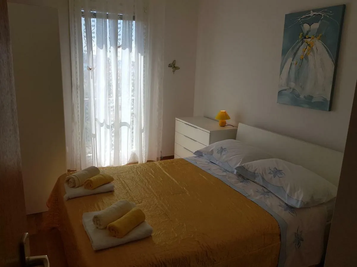 Apartman Flavia Cres 0*,  Croácia